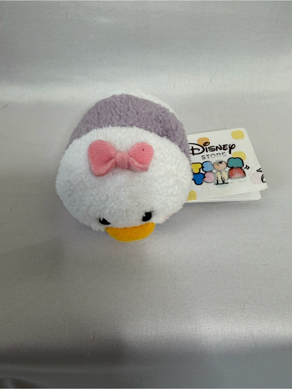 Disney Store Daisy Duck Tsum Tsum. New with tags, 3inch